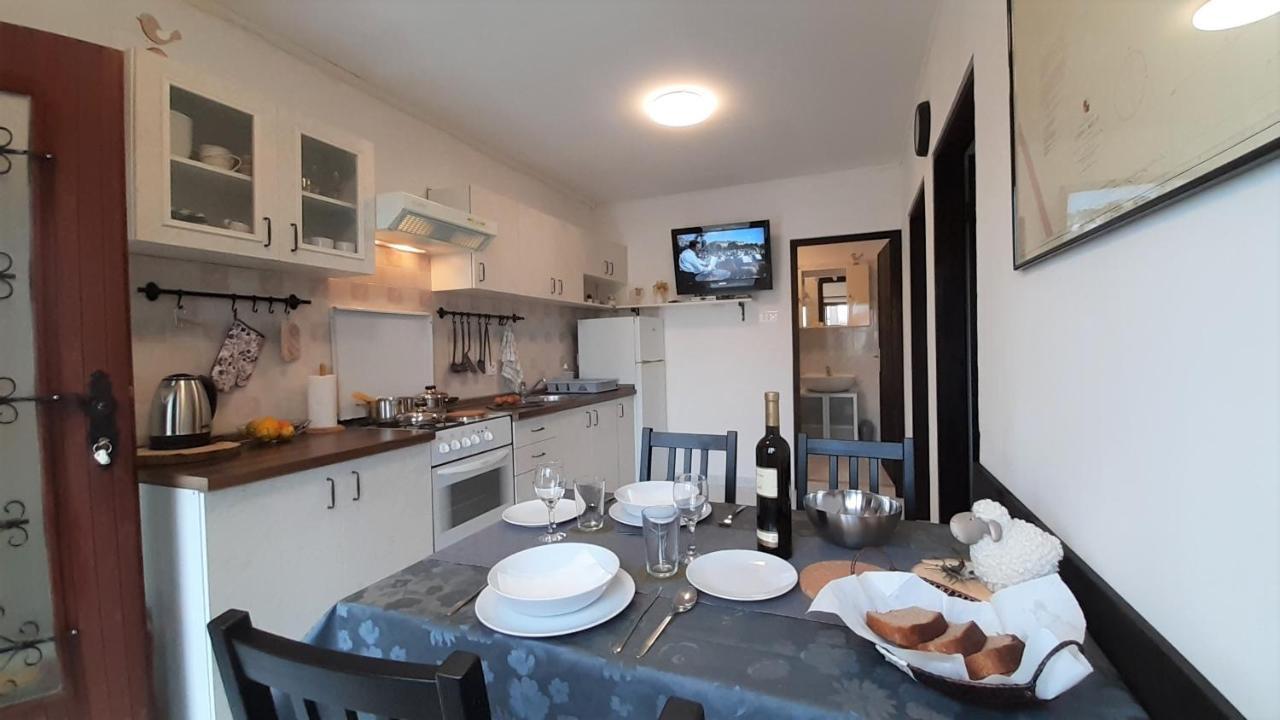 Apartments Nadia Sokolic Нерезине Экстерьер фото